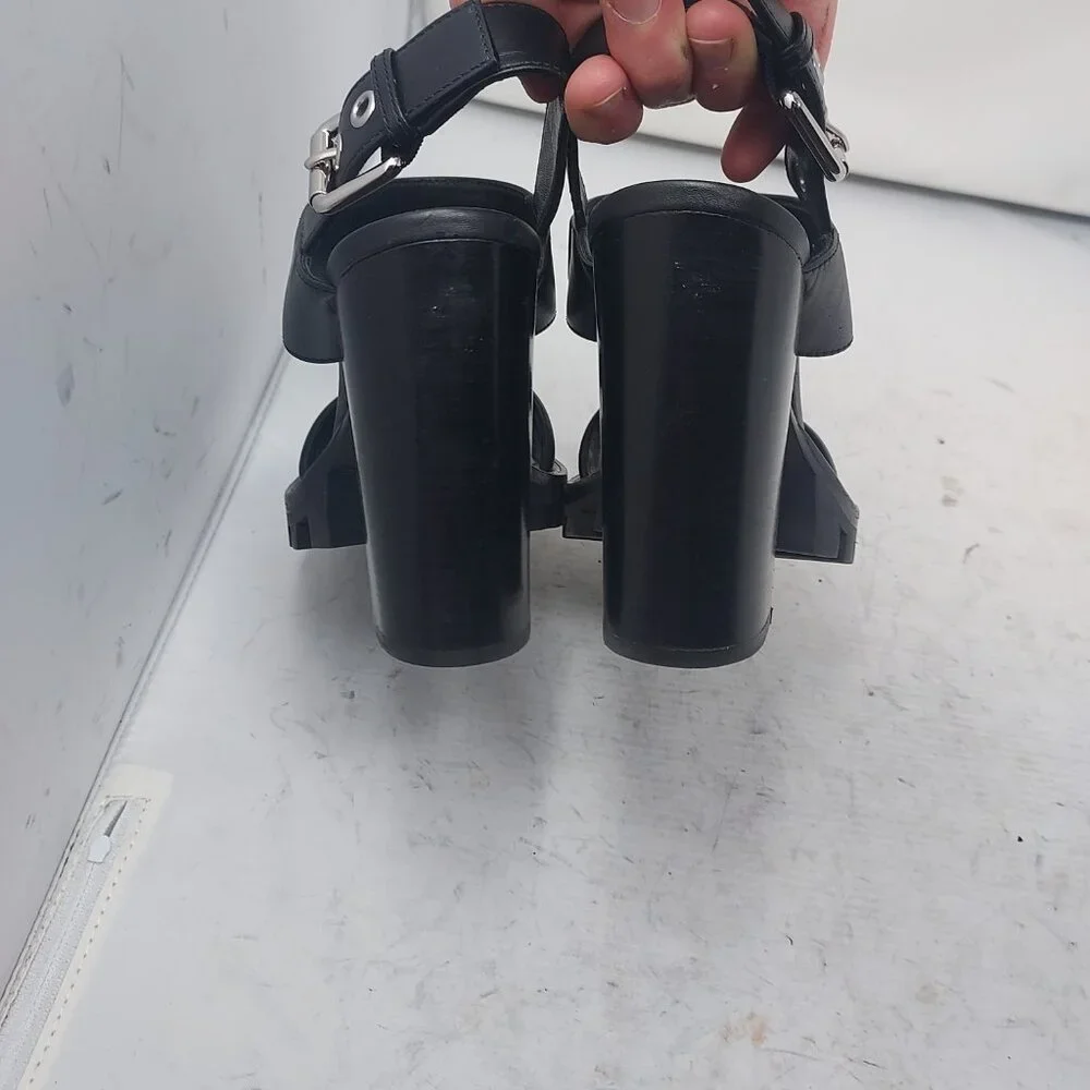 LOUIS VUITTON Black LV Star Trail Heel Sandal - Picture 11 of 12